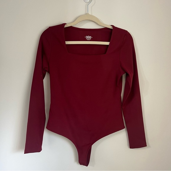 24.Square Neck Burgundy Longsleeve Stretchy Layering Bodysuit Womens Size Medium - Picture 1 of 4